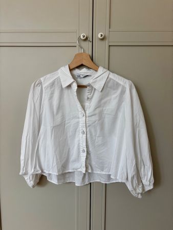 Zara Bluse weiss kurz geschnitten (Grösse S)