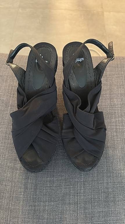 Scarpe da donna: Zeppe nere – Usato da massagno venduto da sof_fx2q