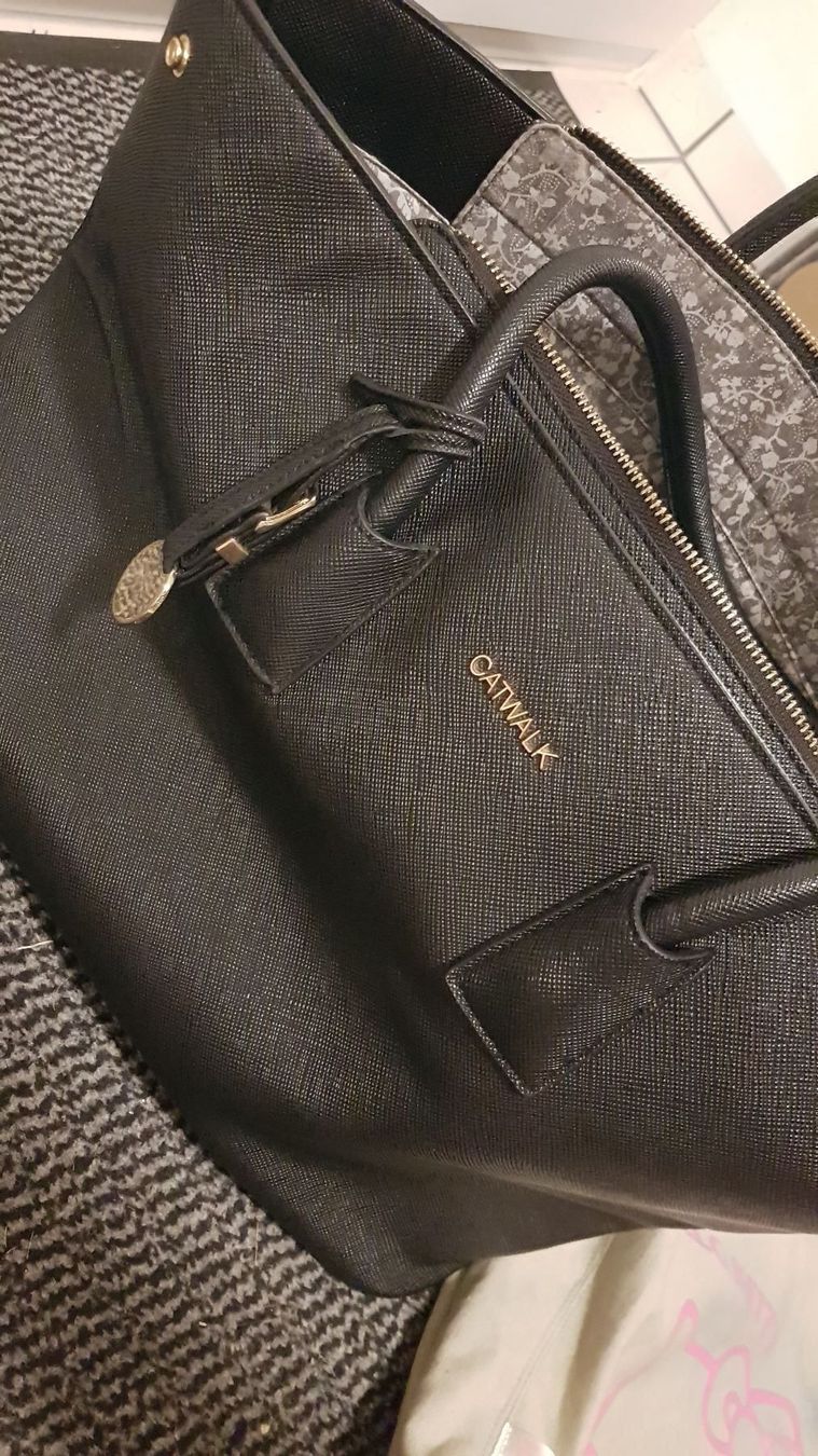 Taschen: Handtaschen Handtasche Bags Beutel Hello Kitty – Gebraucht aus Pratteln von madi1990 5