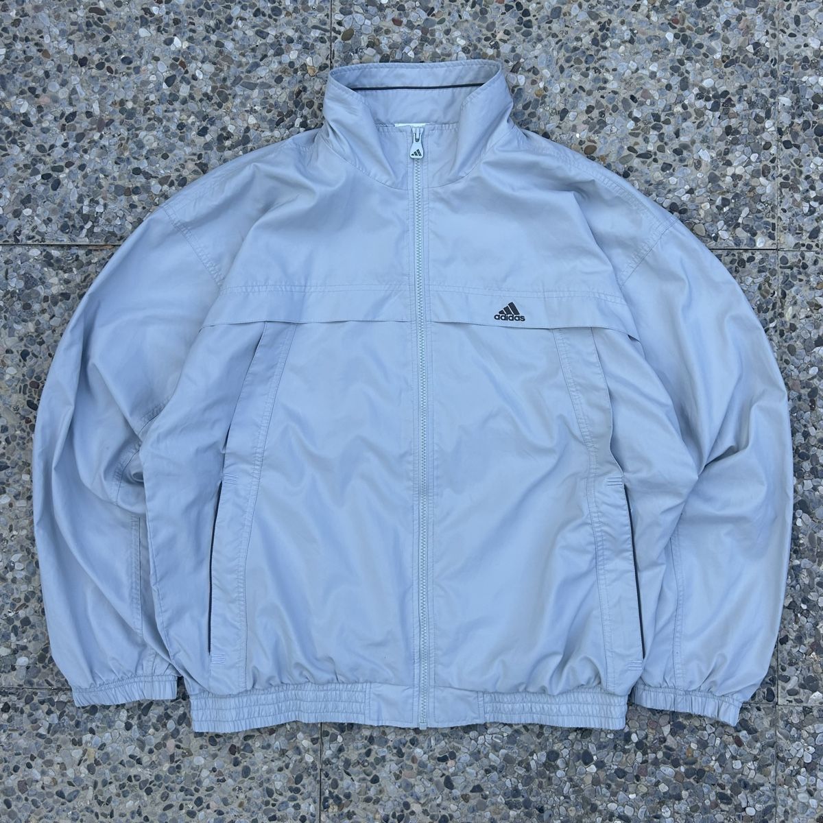 Adidas Giacche: Vintage Adidas White track jacket  – Usato da brent venduto da fukusapes