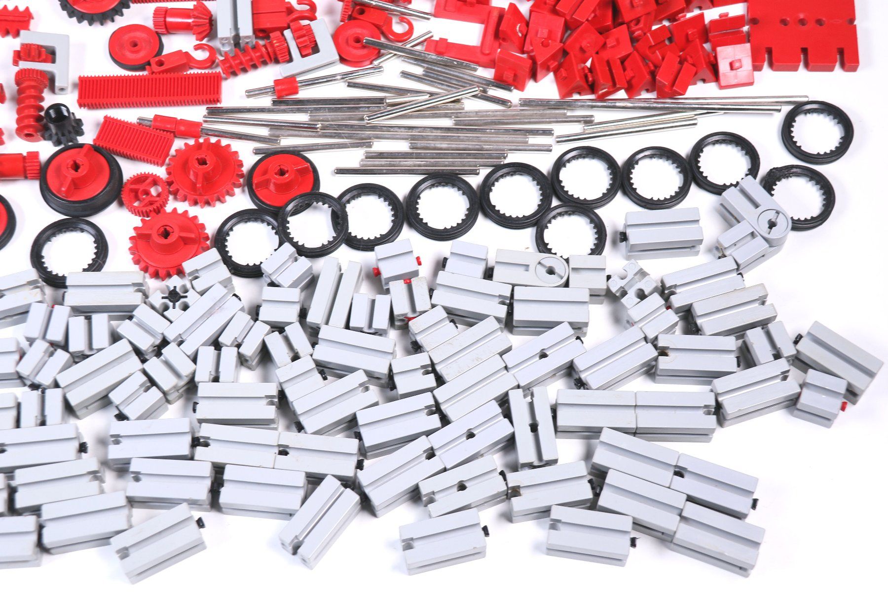 Fischer Kit di costruzioni: Grosse Menge Fischertechnik-Teile in Sortierbox mit Motor – Usato da Hettlingen venduto da Scholi99 5