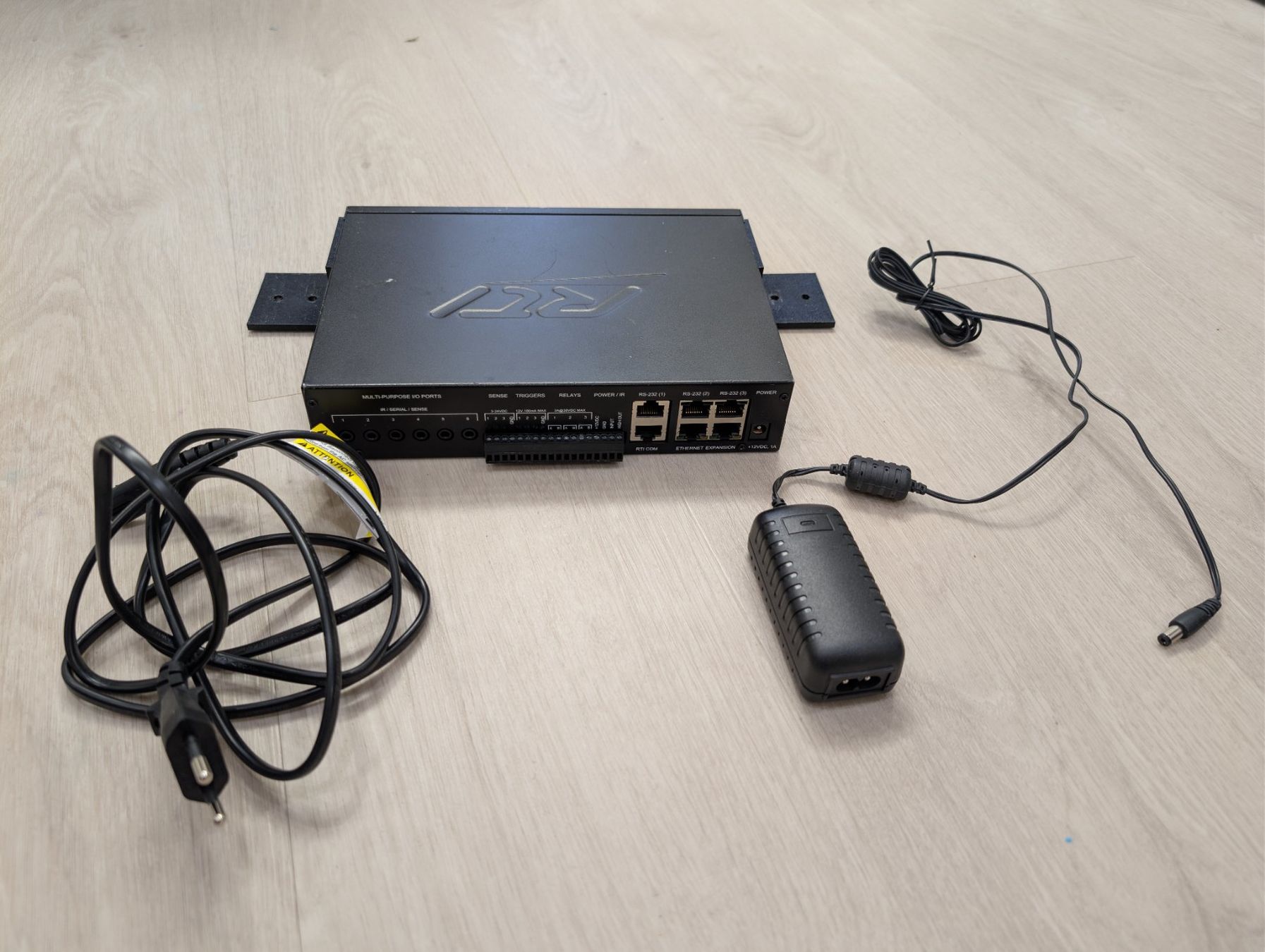 Systèmes de contrôle: RTI XP-6s Control Processor – D'occasion à Gunzgen par Firstsight
