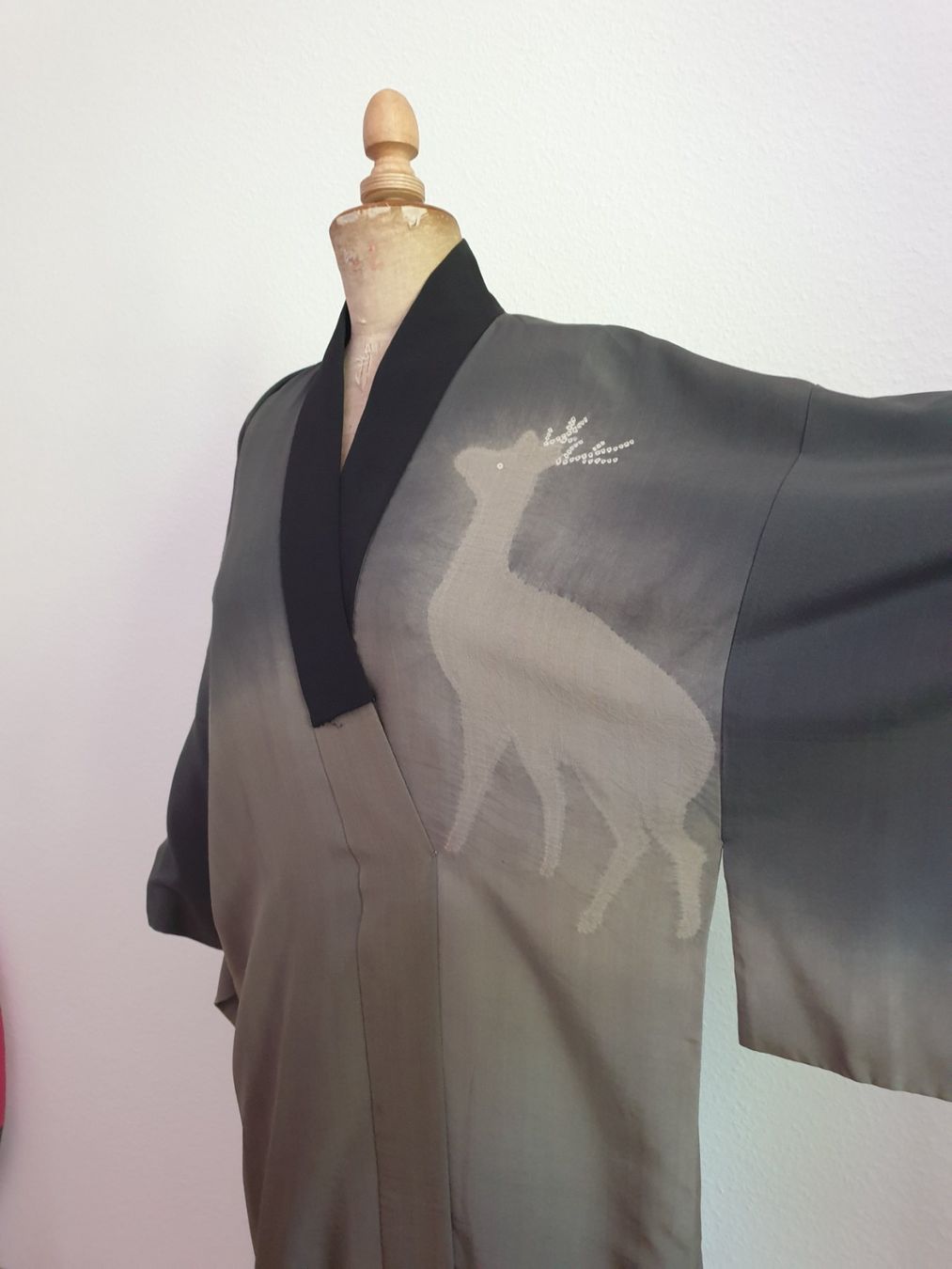 Internationale Kunst: Original Japanischer Seidenkimono – Gebraucht aus Basel von akp_c5zl 6
