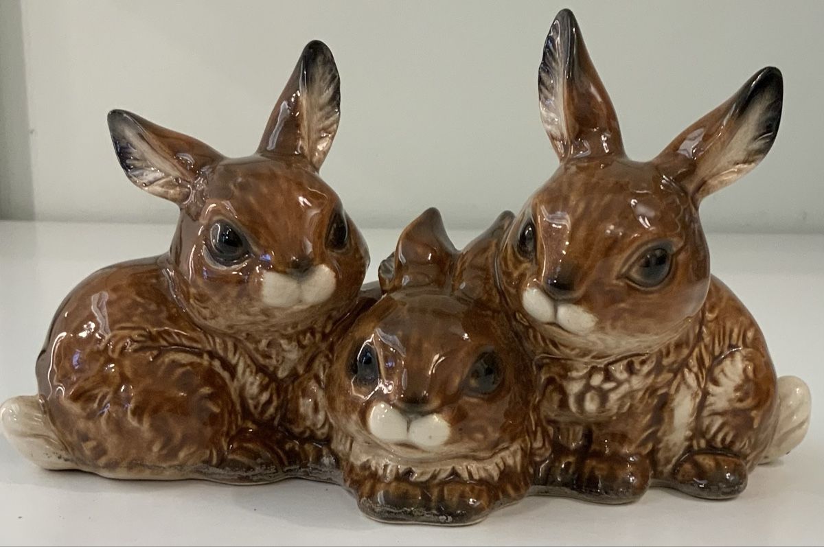 Statuette: Trio de lapin brun by Goebel – Usato da rolle venduto da Tontonjulot