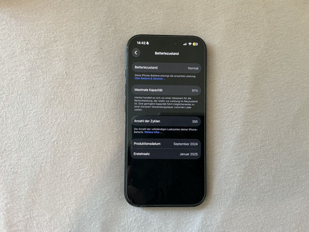 Apple Telefoni cellulari / Smartphones: iPhone 16 Pro 128GB Space Black mit Zubehör – Usato da Küssnacht am Rigi venduto da ale_y8cv 2