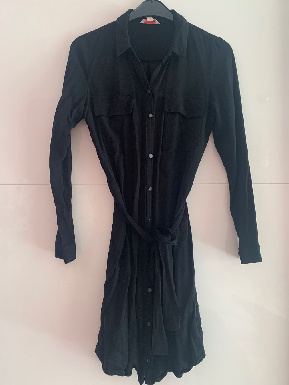 H&M Kleider: Schwarzes Hemdkleid – Gebraucht aus Triengen von nes_l8cj