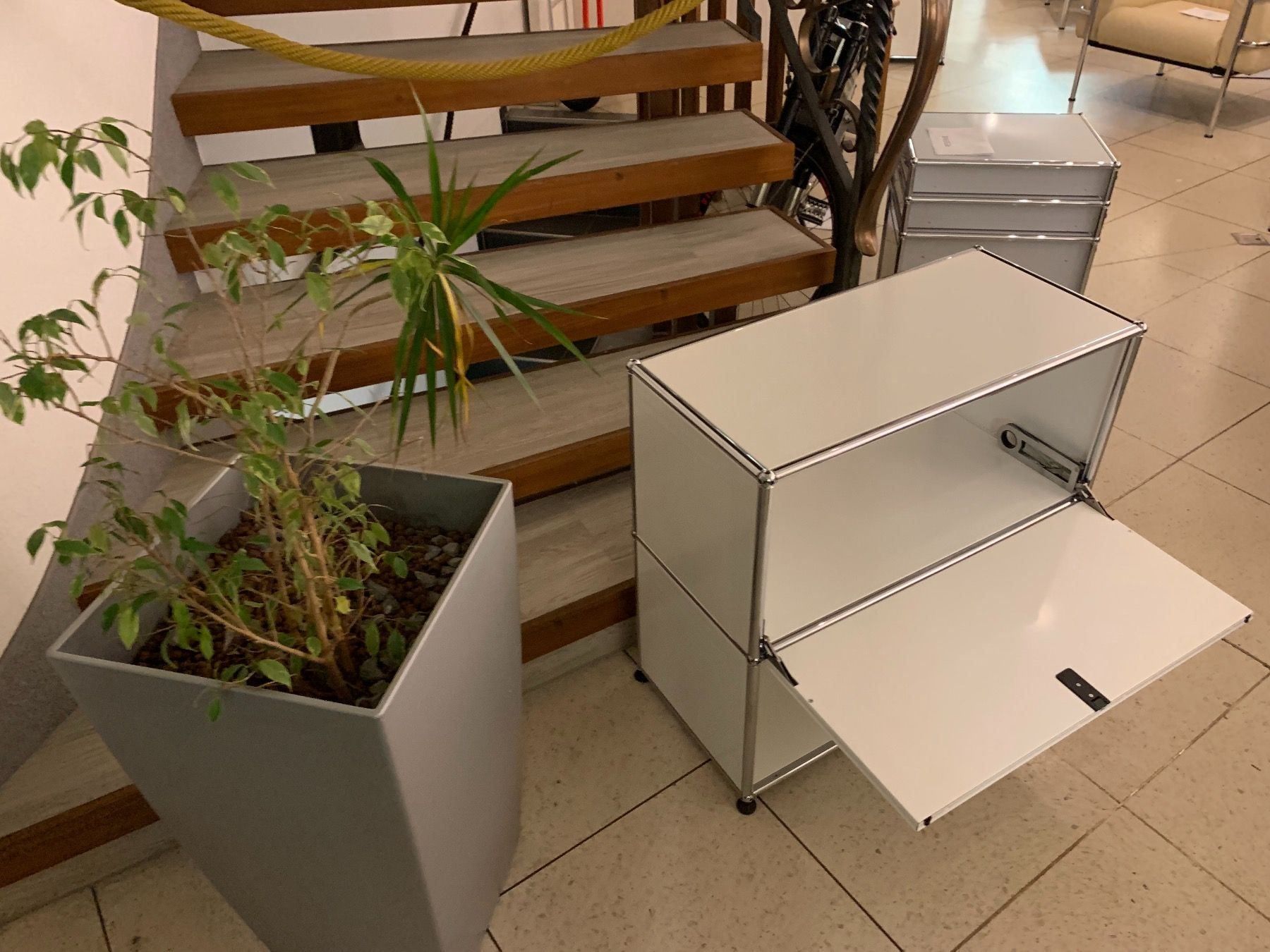 USM Cassettiere: Usm Highboard Weiss Lidferung Gratis – Usato da Thun venduto da Thuno6 5