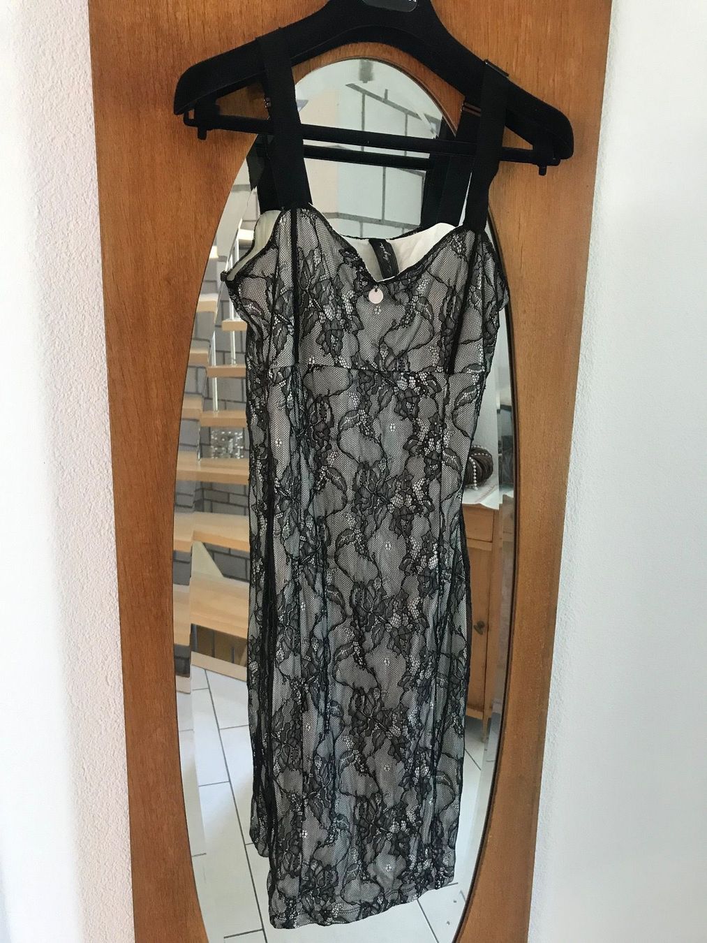 Vestiti: Guess Kleid – Usato da Ueberstorf venduto da ojas23