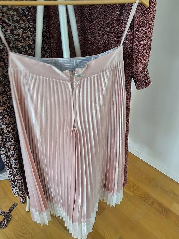 Vestiti: Kleider grösse s – Usato da Luzern venduto da cla_2wbh