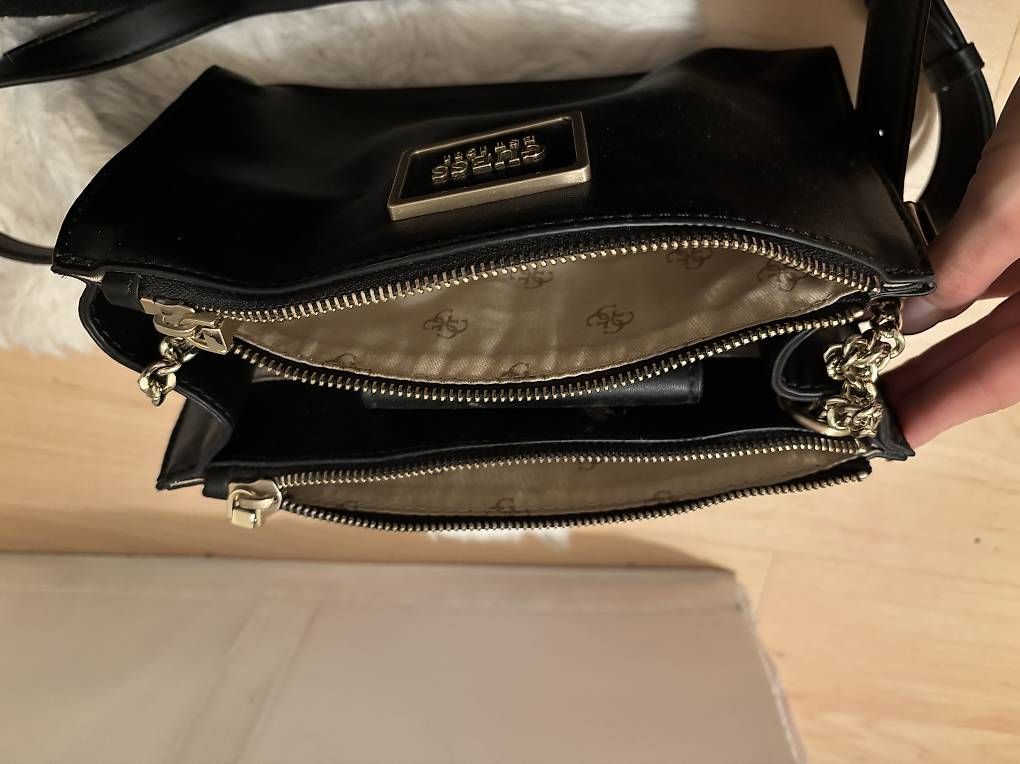 Sacs femmes: Guess Umhängetasche schwarz – D'occasion à Kehrsatz par ale_zpc6 4