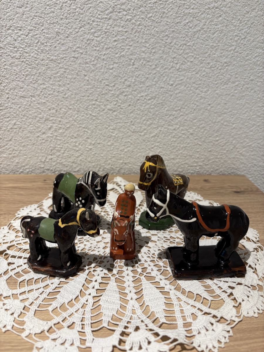 Figurines: Hänni Keramikpferde – D'occasion à Schönenberg ZH par Roxana8820