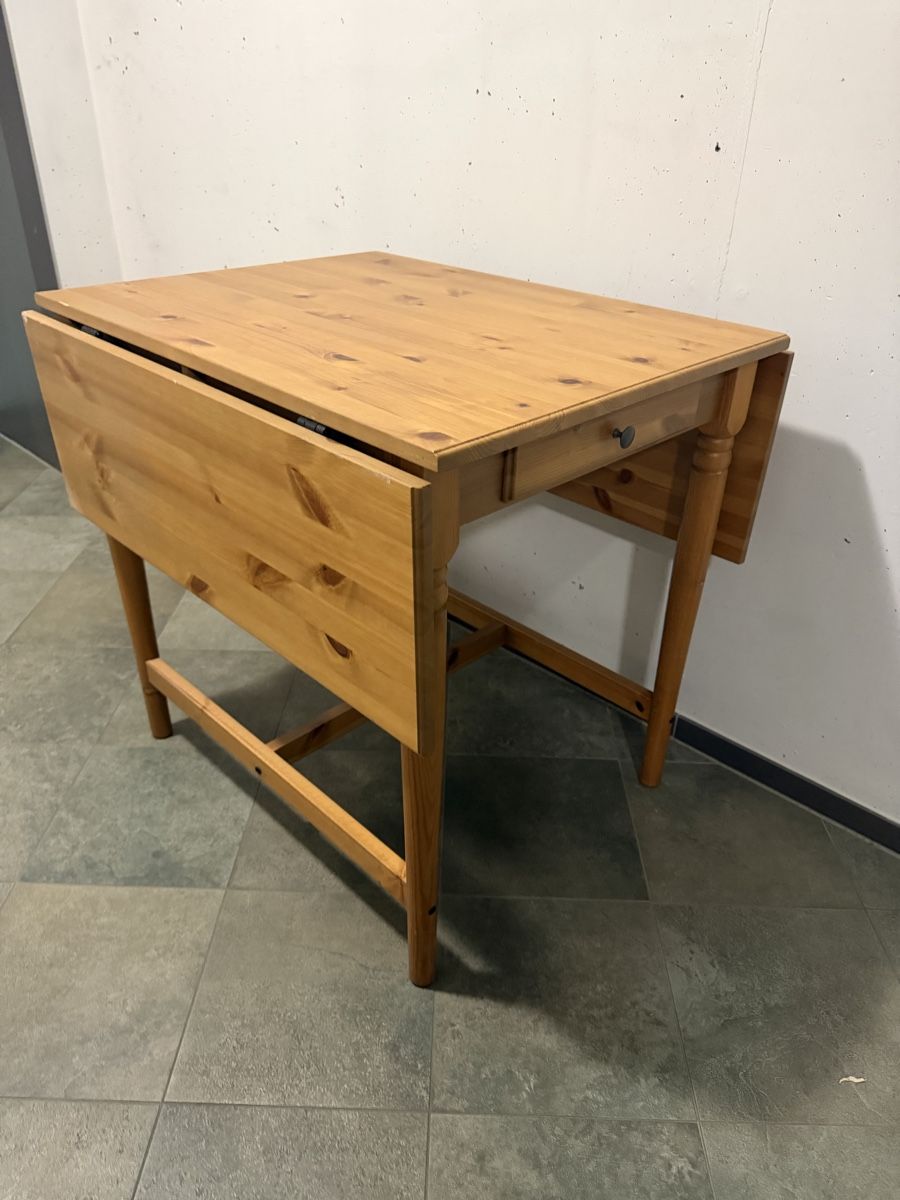 Tavoli: Table en bois  – Usato da Vevey venduto da Matx 2