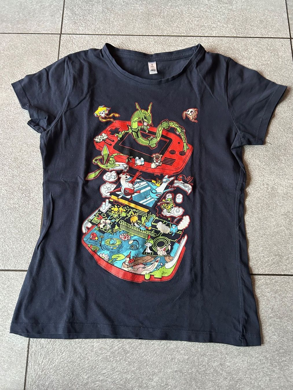 Camicette, T-shirt & Top: T shirt POKEMON marine gr. S – Nuovo (secondo la descrizione) da Arbedo venduto da nadia1973