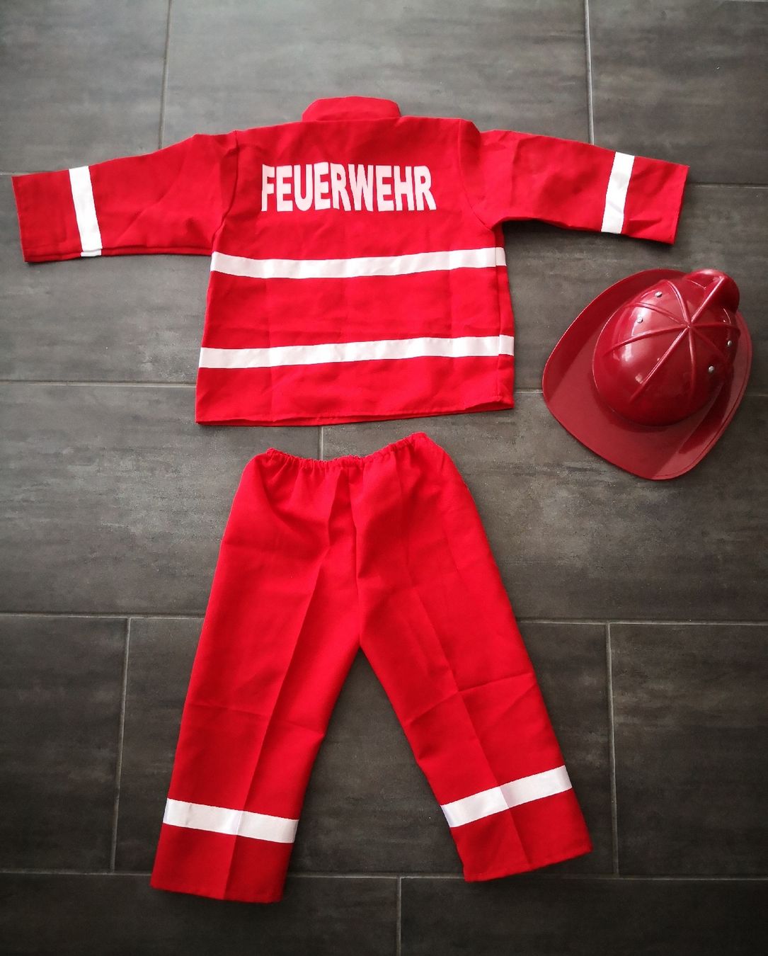 Costumi: Feuerwehrkostüm Grösse 98 – Usato da Ottenbach venduto da Acki_la 4