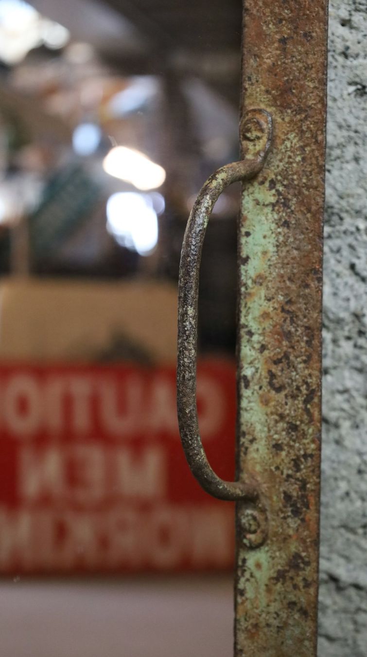 Specchi: grosses, verspiegeltes Eisenfenster, Spiegel – Usato da Birrwil venduto da brandschatz_birrwil 9
