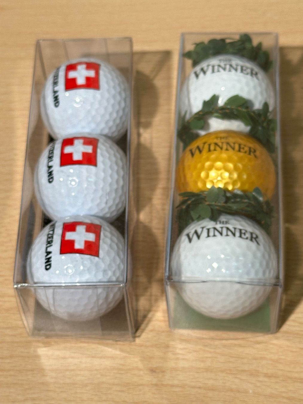 Schläger & Sets: 6 balles de golf avec impimeu – Gebraucht aus Lausanne von artnouveau04