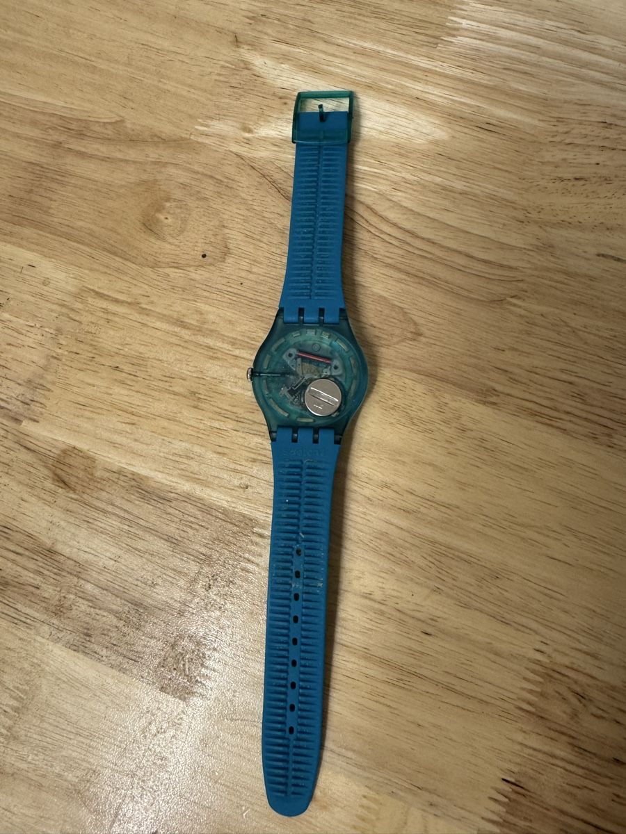 Swatch Montres: Swatch Uhr blau gebraucht – D'occasion à Birsfelden par inf_l2yy 2
