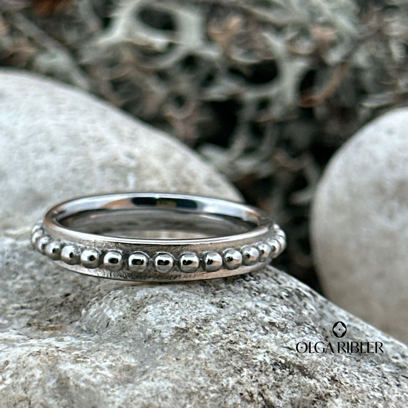 Olga Ribler Anelli: Edelstahl 4 mm  Ring genoppt,  Ringgrösse 56 – Nuovo (secondo la descrizione) da Luzern venduto da Schmuckoutlet 5