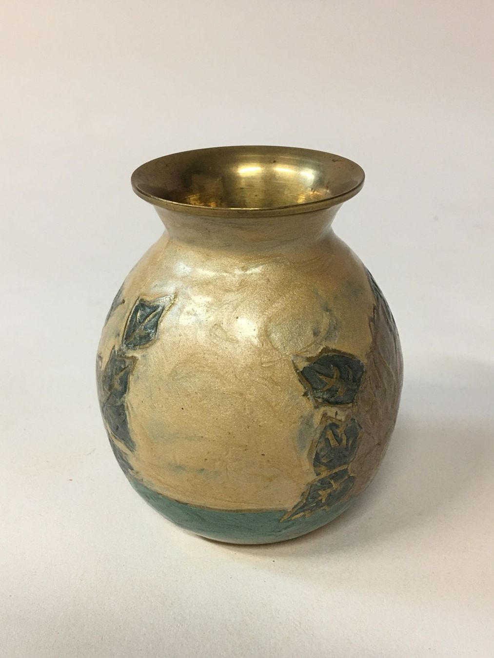 Vasen & Gefässe: Messing Vase mit Blumenmuster Handarbeit Vintage – Gebraucht aus Olten von ELHANDEL 1