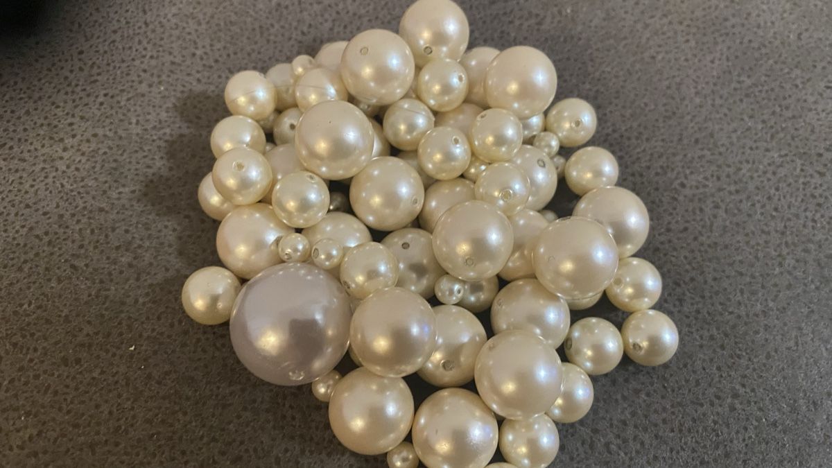 Perlen (unechte): Perlen Schmuck Bastelperlen Perlenmix – Gebraucht aus Zürich von Timi80 6