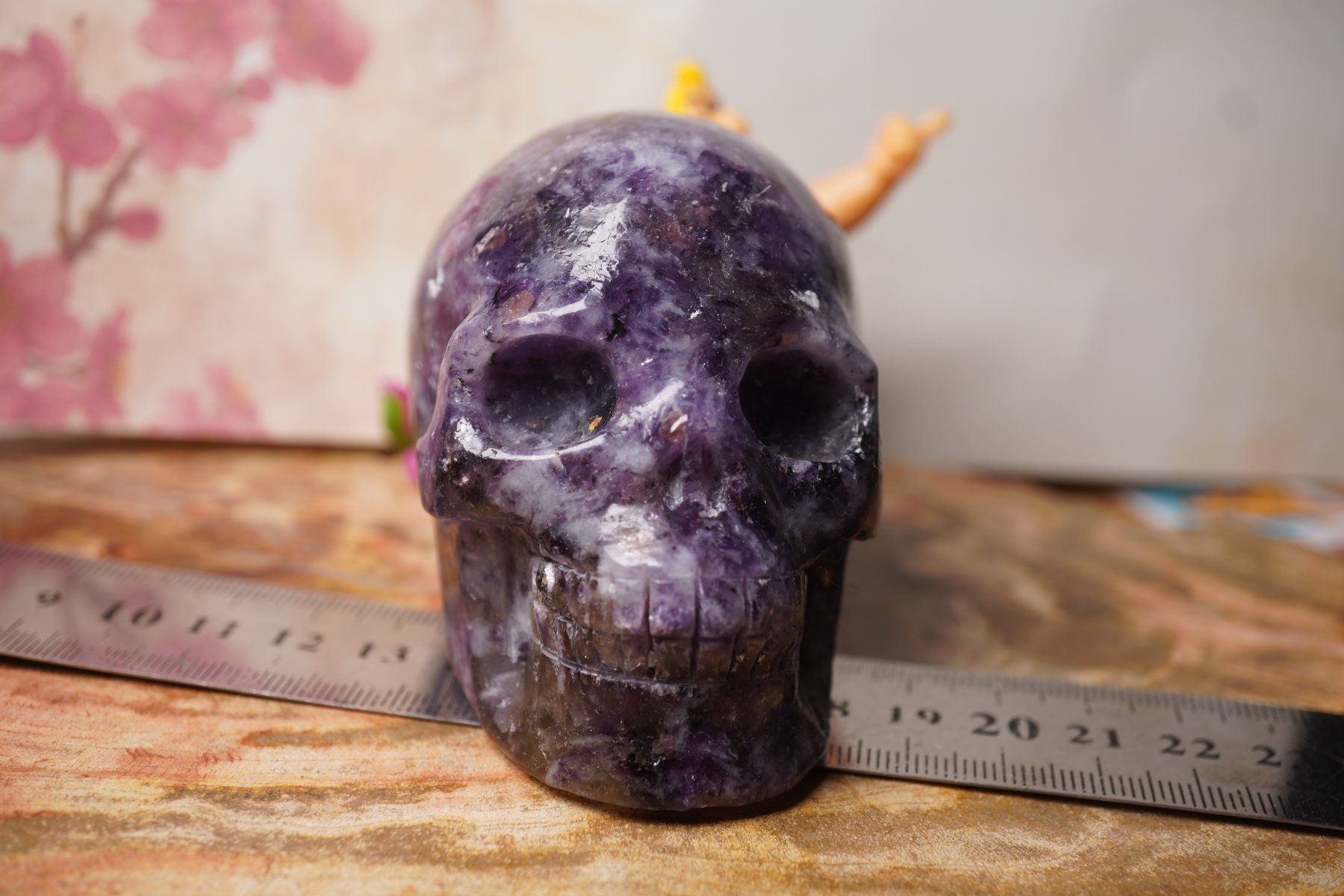 Minerali & Pietre curative: Lepidolith      Skull   8cm x 6cm    Selten – Nuovo e nell'imballaggio originale da Eschenbach SG venduto da topstone 9