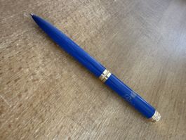Stylo Hotel Ritz Paris bleu et doré - Élégance et précision