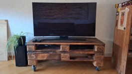 Tv möbel basso in pallet legno con ruote ottime condizioni