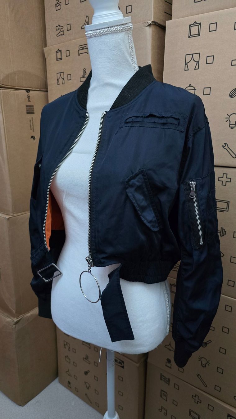 Zara Giacche: ZARA Archive: Cropped Bomber Jacket Back-Zip & Orange Lining – Usato da Thalwil venduto da VitaMini