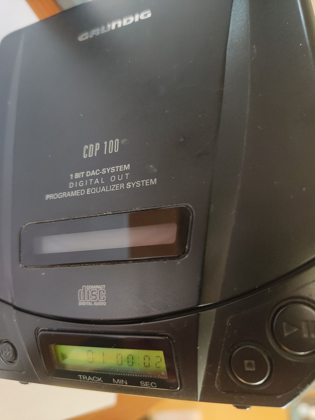 Grundig Tragbarer Mediaplayer: Grundig CD player CDP 100 – Defekt aus Gland von Pi-Oh 2