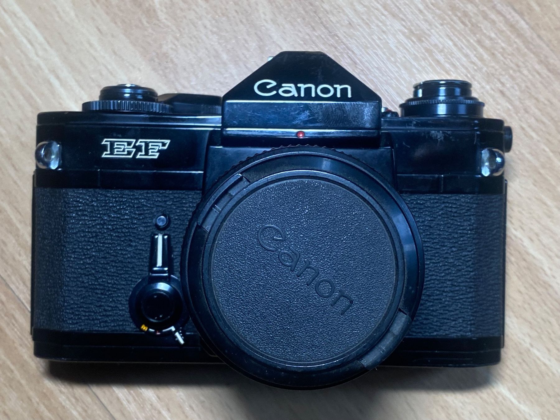 Canon Fotocamera: Canon  Argentique EF rare – Usato da Gisikon venduto da sombenin
