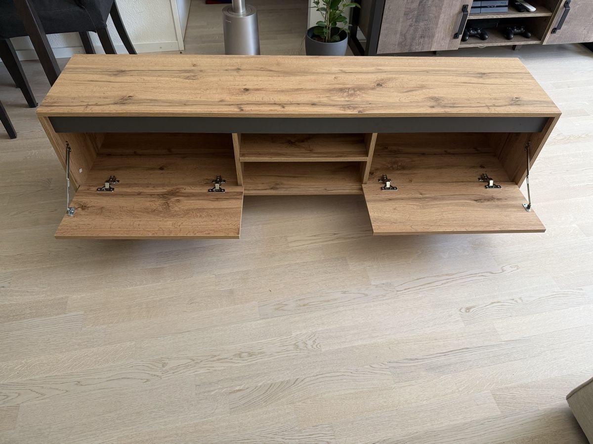 Mobili TV: TV-Möbel Lowboard 170 cm Wotan Oak – Usato da Basel venduto da bri_y5pb 1
