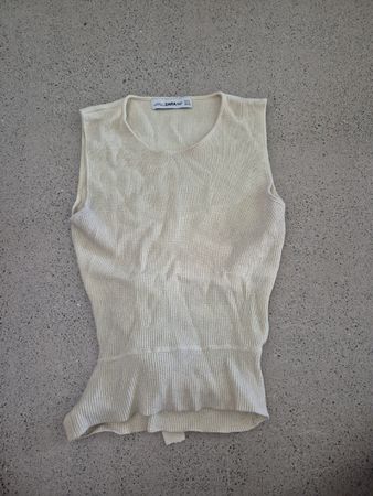 Gelbes Stricktop