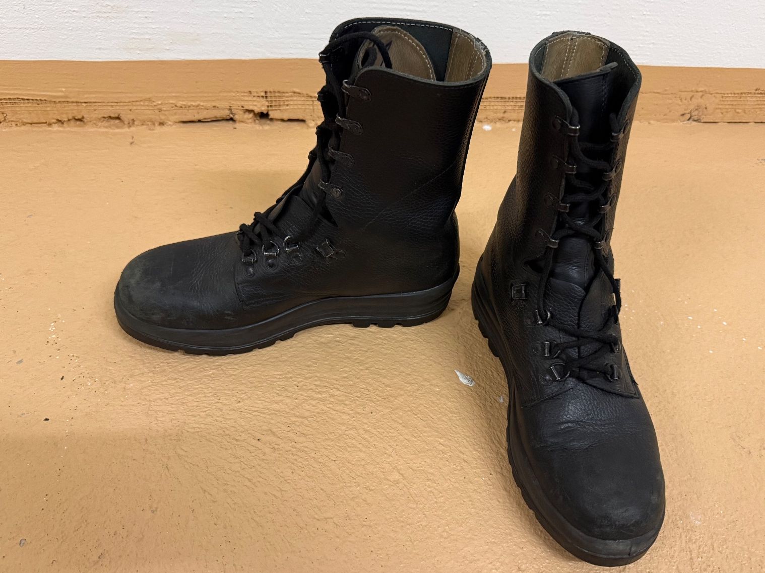 Armée suisse Chaussures hommes: Militärschuhe – D'occasion à Schänis par Sandro.86