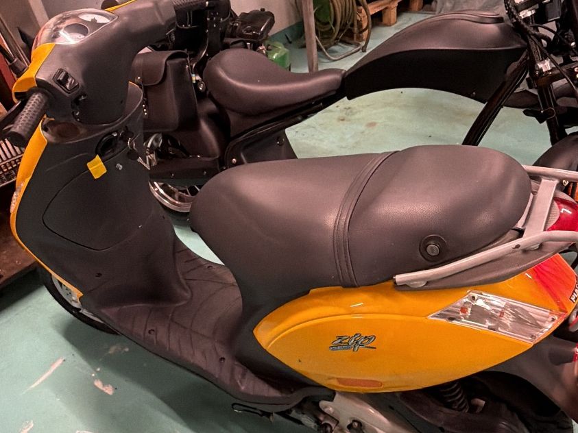 Piaggio Scooter: Piaggio Zip Ex Poste 45km/h – Difettoso da La Tour-de-Peilz venduto da ros_2zp8 1