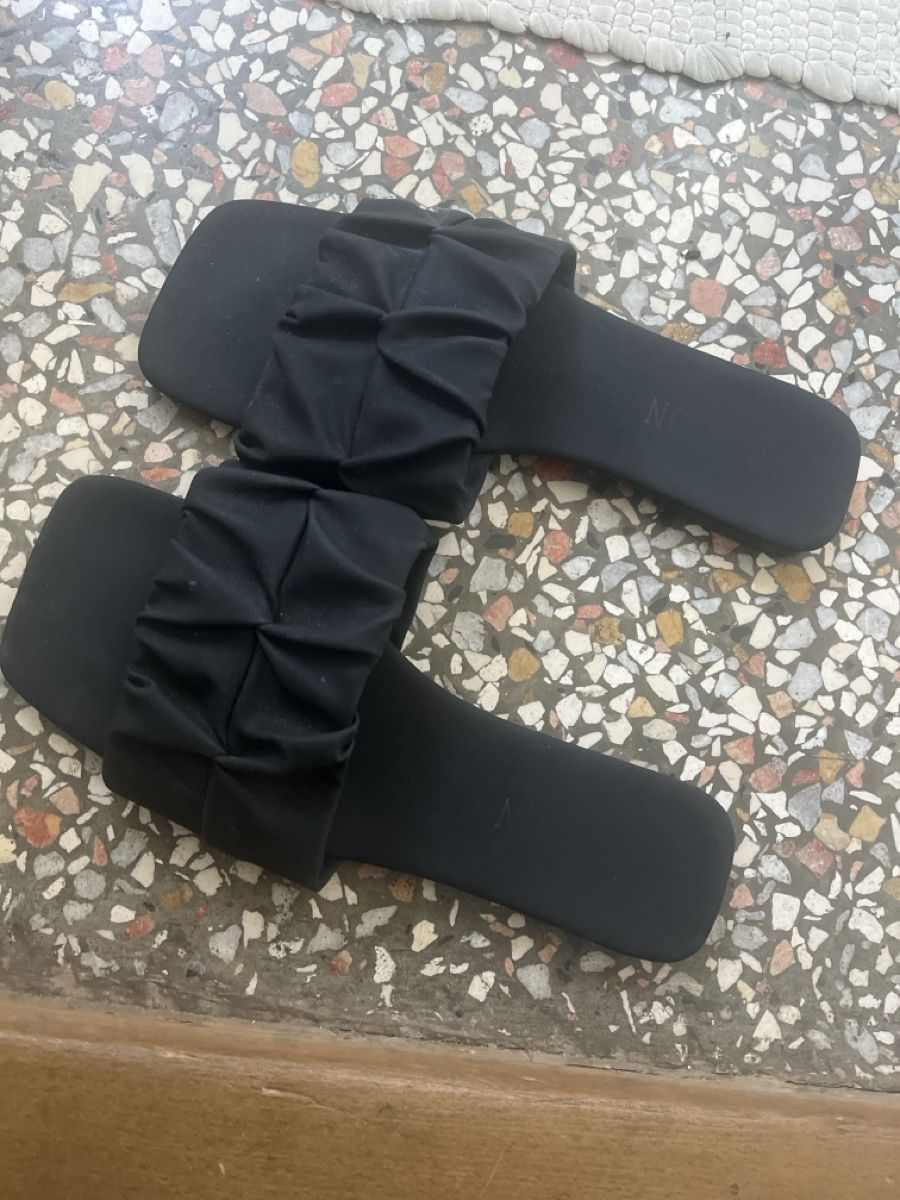 Damenschuhe: schwarz matte Slippers – Gebraucht aus Arch von sibylle.anne 3