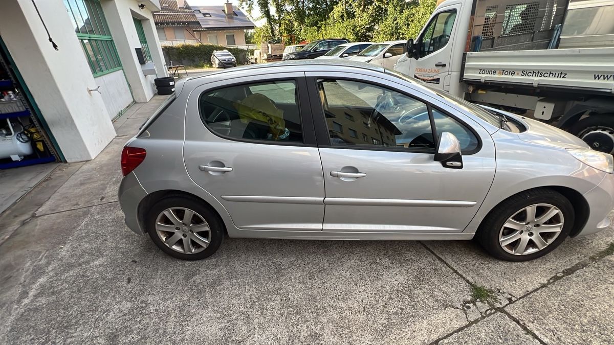 Peugeot Automobili: Peugeot 207 1.6i 16V – Difettoso da Mettmenstetten venduto da lbr_vr5d 3