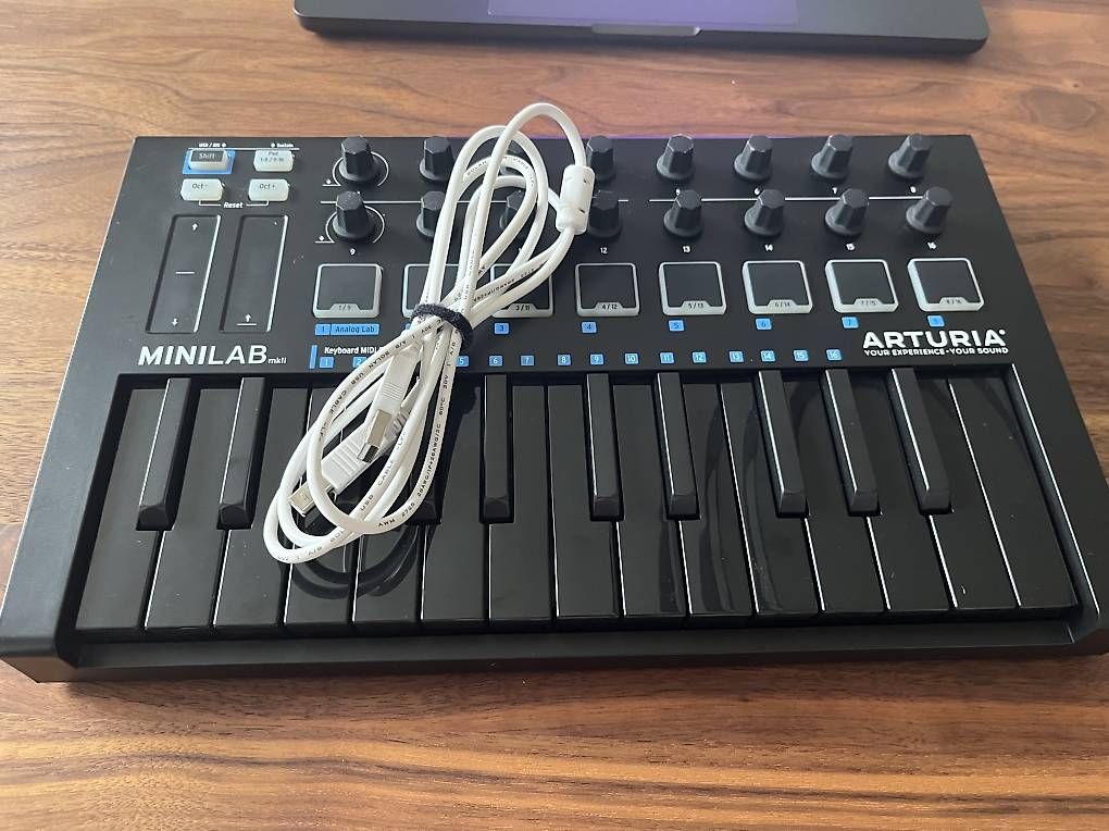 Strumenti musicali: Arturia MiniLab MkII  comme neuf – Usato da Genève venduto da lorisssss 1