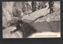 AK. Bergsteigen,Überschreiten Gletschers