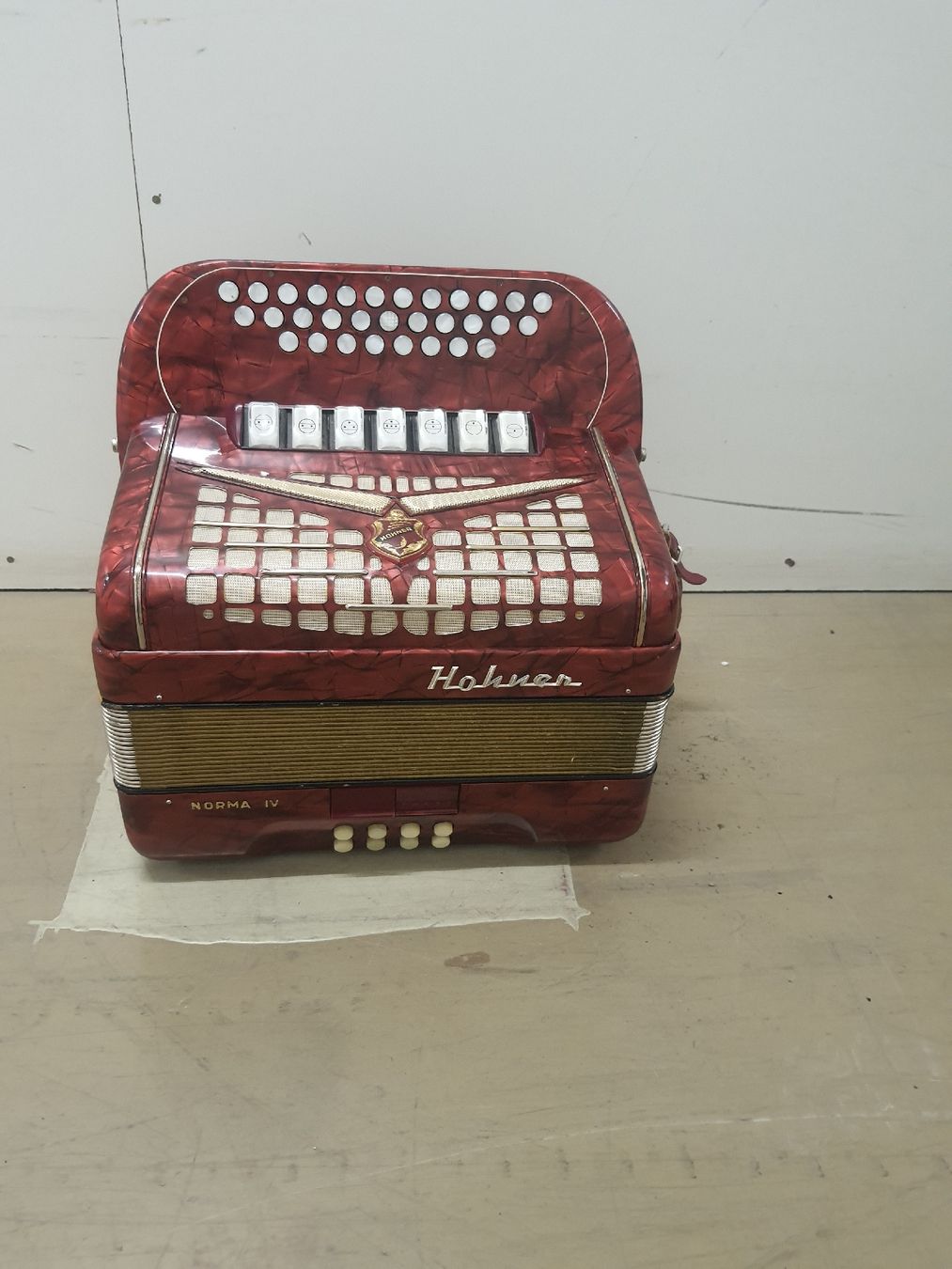 Hohner Musikinstrumente: accordéon hohner norma 4 voix  – Gebraucht aus Pont-de-la-Morge von Mirabelle0 2
