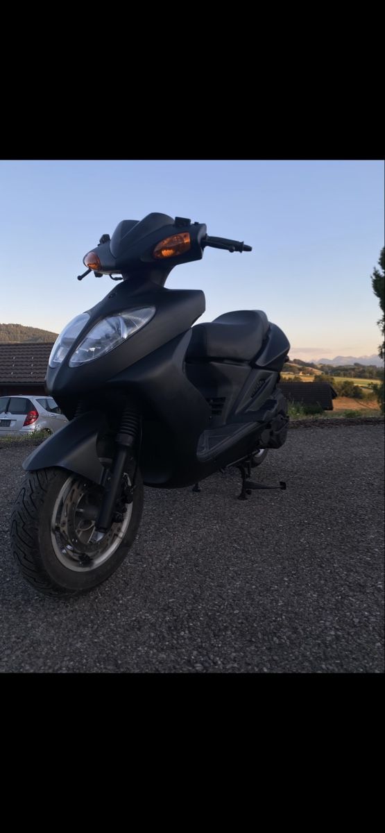 Scooters: Expertisés, parfait état, scooter 125 – Gebraucht aus Arconciel von Swiss-Starlights