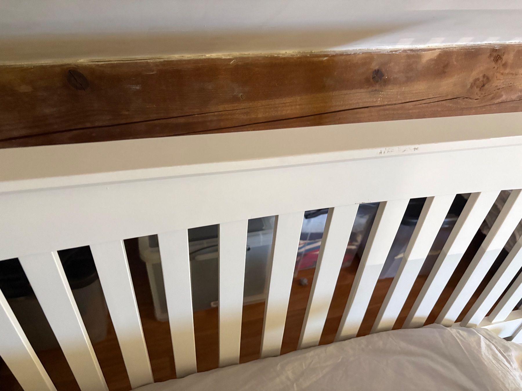 Letti: White Wooden Guest Bed with Pull-Out Frame, used – Usato da Basel venduto da sop_8my6 4