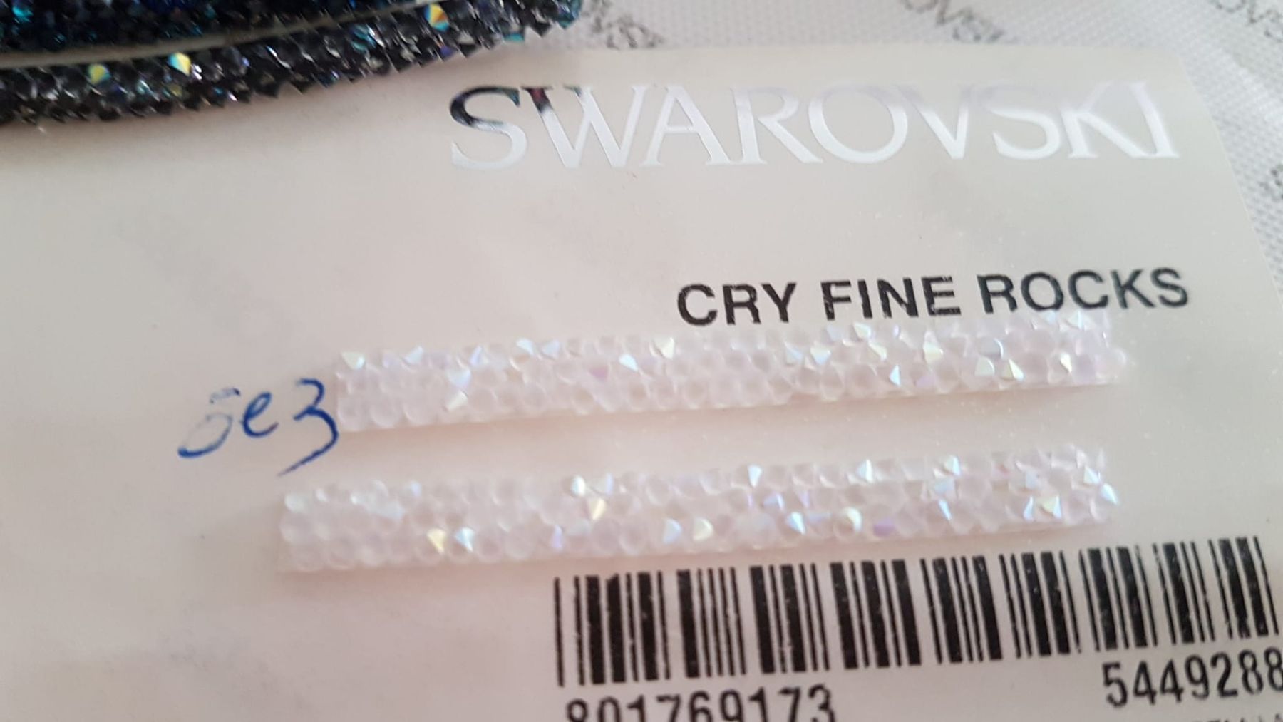 Swarovski Statuette: Swarovski Cry Fine Rocks 2St. 5 Farben. – Nuovo (secondo la descrizione) da Zürich venduto da 280_yc86 5