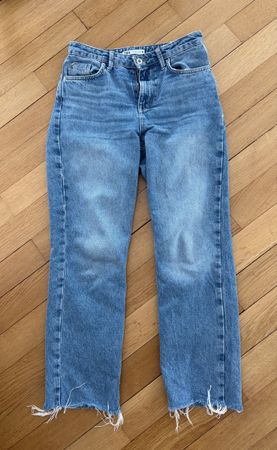Jeans von Zara, Grösse 36, unten ausgefranst