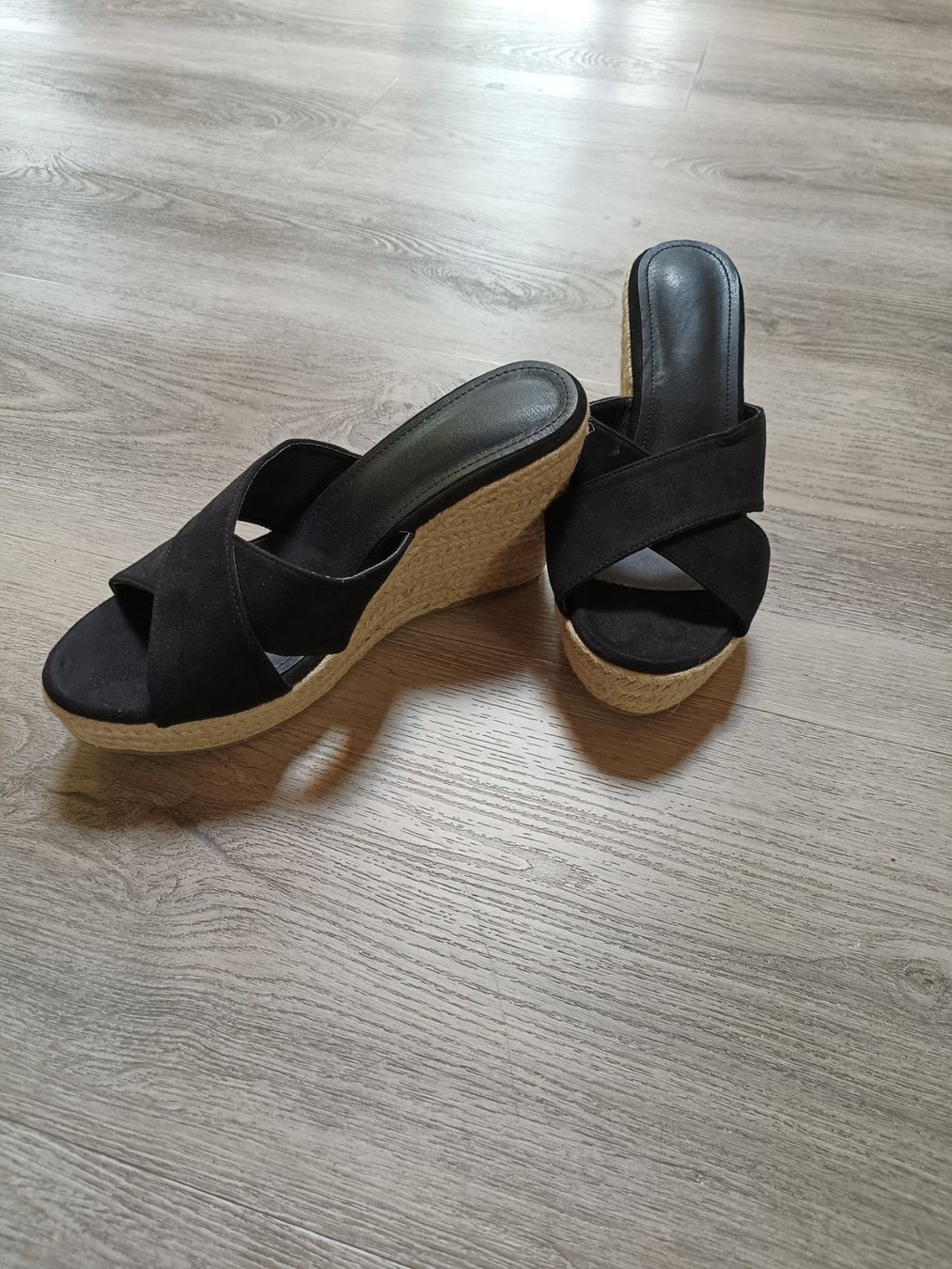 Scarpe da donna: Neue Sommerschuhe 40 – Nuovo (secondo la descrizione) da Bätterkinden venduto da Elefantenzoo
