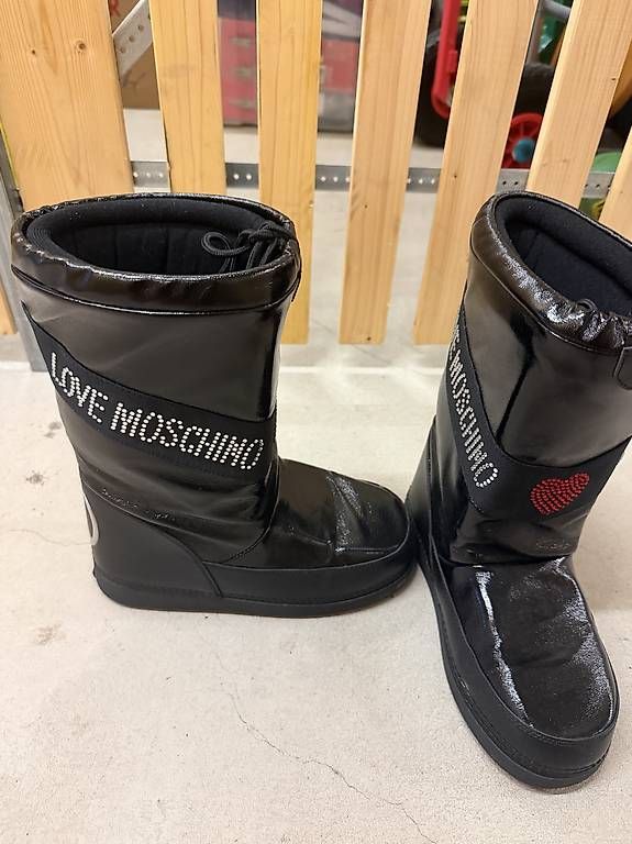 Scarpe da donna: Love Moschino Boots  – Usato da Au SG venduto da tem_r296