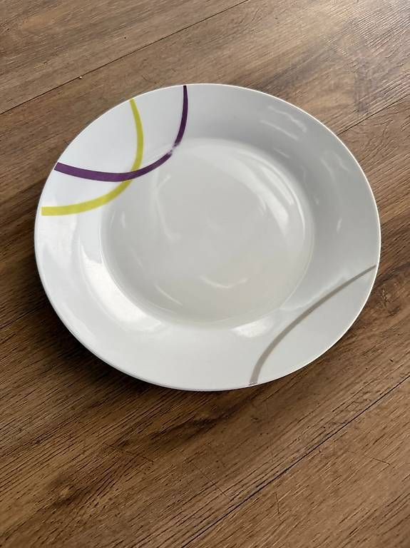 Piatti: 7 Teller mit Linienmuster, ca. 27 cm – Usato da Zürich venduto da inf_5zz5