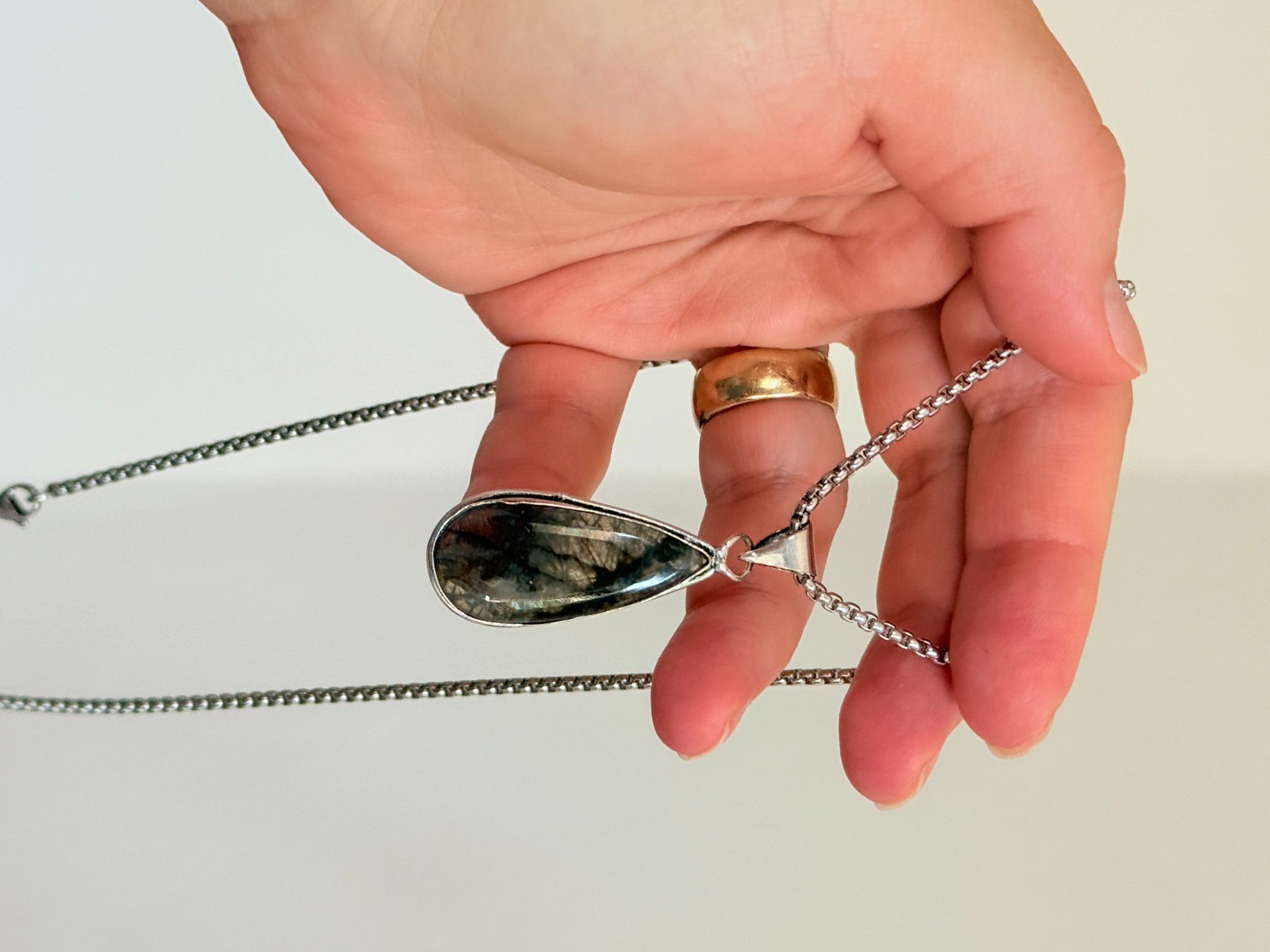 Colliers: Labradorite necklace – Neuf avec emballage d'origine à Genève par AGBERG 1