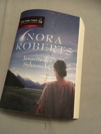 Libri: Nora Roberts Jenseits der Sehnsucht – Usato da Bergdietikon venduto da book-4-you