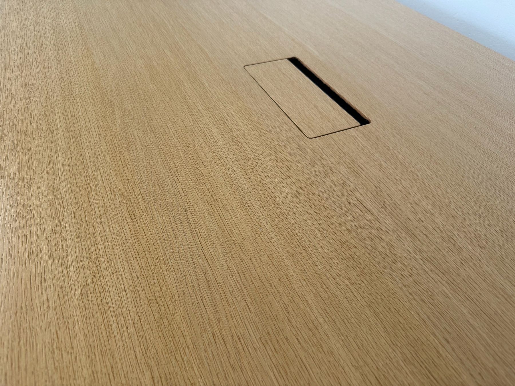 Lista Tavoli: Lista Office LO Motion Sitzungstisch 2200x1000 mm - Eiche – Usato da Schönenwerd venduto da mcofficeshop 4