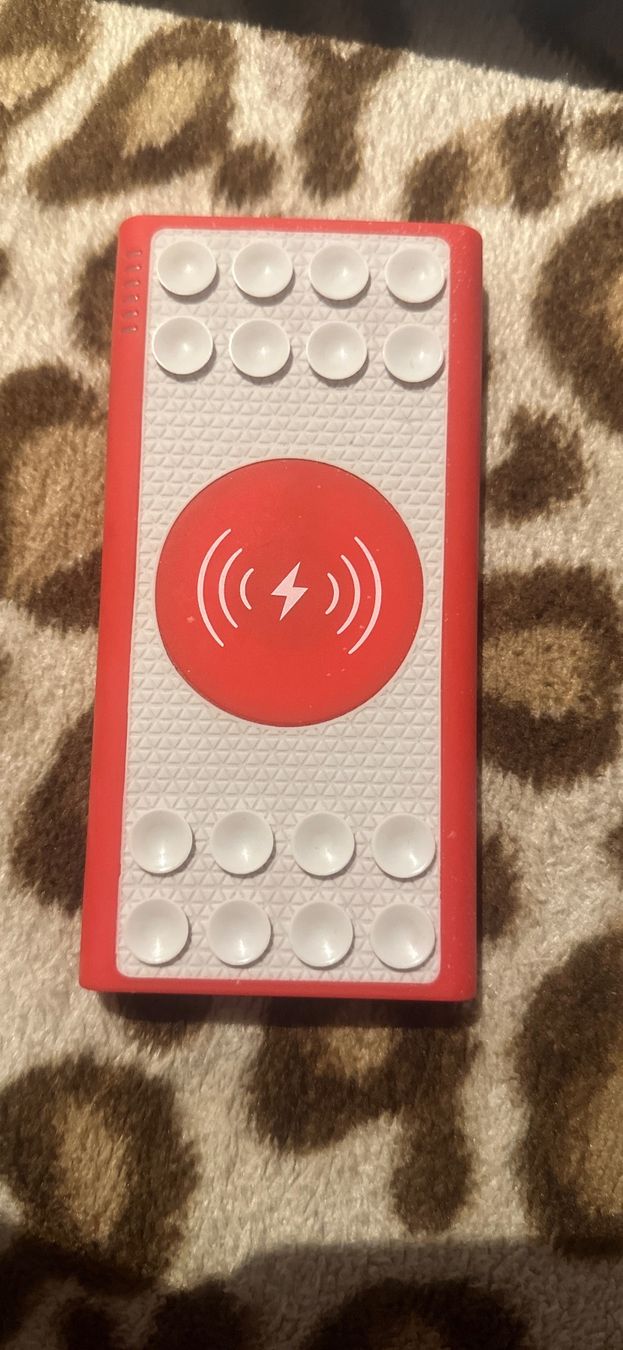 Ladegeräte: Powerbank mit 10000 mAh Rot – Gebraucht aus uzwil von Semkii.j
